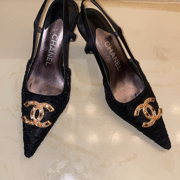 CHANEL SIZE 38C black lace sling back heels CC gold medallion vintage - Picture 6 of 9